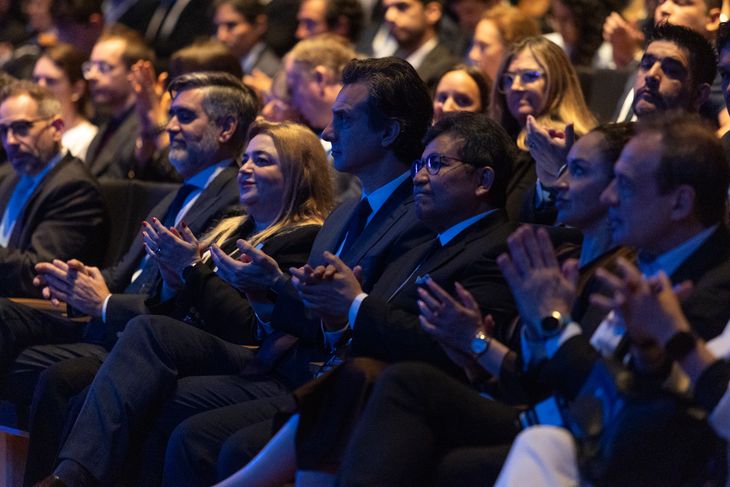 El foro de inversores reunió a más de 1.000 representantes de todo el país El foro de inversores reunió a más de 1.000 representantes de todo el país