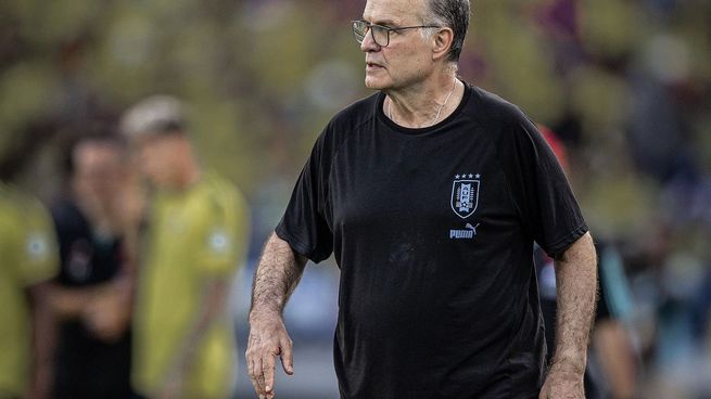Bielsa sostuvo que no sería eficaz jugar ante Argentina defendiendo todo el partido.