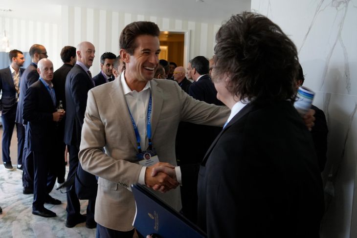 Javier Milei encabezó una reunión con empresarios e inversores durante su visita a Los Ángeles. Javier Milei encabezó una reunión con empresarios e inversores durante su visita a Los Ángeles.