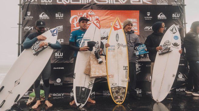 Podio masculino del evento. El ganador fue Franco Radizunas y el segundo, López Moreno, el campeón.