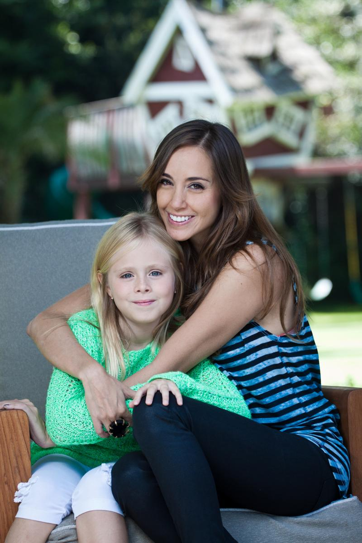 Olivia Peralta, hija de Carlos Peralta, junto a su hijo Loreto. Olivia Peralta, hija de Carlos Peralta, junto a su hijo Loreto.