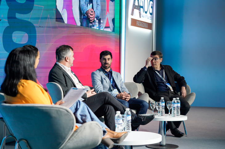 El objetivo de la JOG 9 es tratar los temas de interés en el ámbito profesional de los que están comenzando en la industria y dar profundidad a los proyectos estratégicos de petróleo y gas, temáticas de eficiencia y competitividad, ingreso y desarrollo de carrera, transición energética y sustentabilidad.