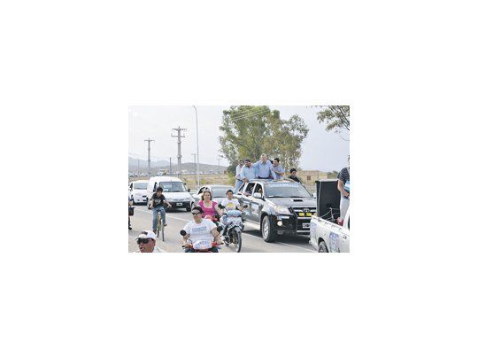 José Luis Gioja también apeló a las caravanas y recorridas por las diferentes ciudades de San Juan a modo de cierre de campaña.