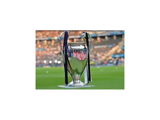 La anhelada Orejona que se entrega en Europa. La Champions League podría inciarse en América.