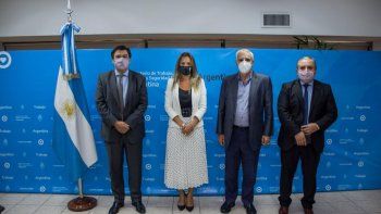 Malena Galmarini, Claudio Moroni y José Luis Lingeri cerraron paritarias de AySA