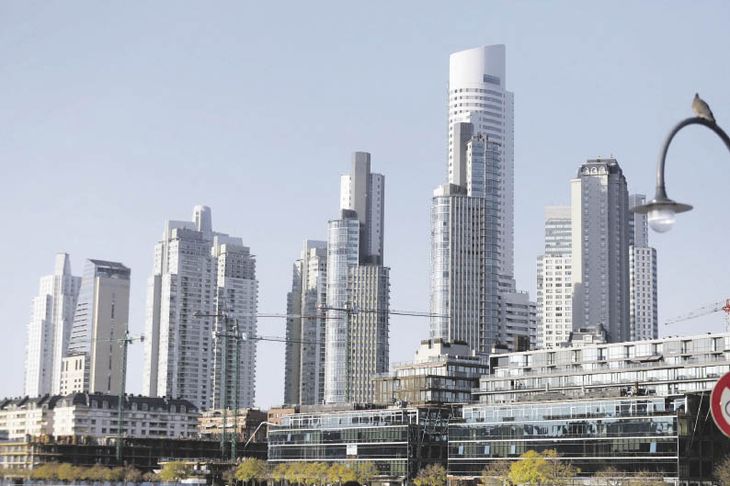 Motivo. El importante stock de propiedades a la venta es la causa principal de la baja de los precios, según un trabajo realizado entre la Universidad de San Andrés y Mercado Libre. Motivo. El importante stock de propiedades a la venta es la causa principal de la baja de los precios, según un trabajo realizado entre la Universidad de San Andrés y Mercado Libre.