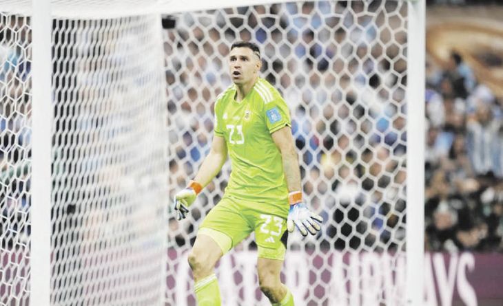 estatua. El fervor por el arquero marplatense Emiliano “Dibu” Martínez en La Feliz derivó en un proyecto -de un concejal alineado con Guillermo Montenegro (JxC)- para erigirle una estatua de bronce en la plazoleta Astor Piazzolla.