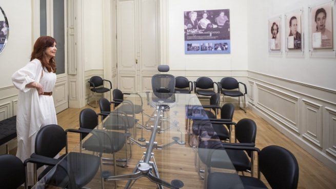 cristina kirchner salon mujeres senado.jfif