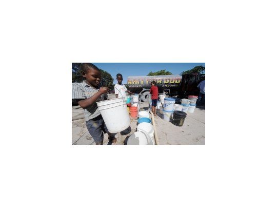 Avanza epidemia de cólera en Haití y temen que se extienda por el Caribe