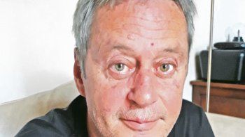 Federico Jeanmaire. En nuestra época nos hacían conjugar en la escuela con el vosotros. Pero sólo se hablaba así en clase.