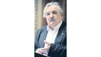 El presidente uruguayo, José Mujica, es presionado por la mayoría del Frente Amplio para avanzar con la derogación de la Ley de Amnistía. El asesinato de Julio Ruperto Ramírez, un importante testigo, añade un elemento de peso a la controversia.