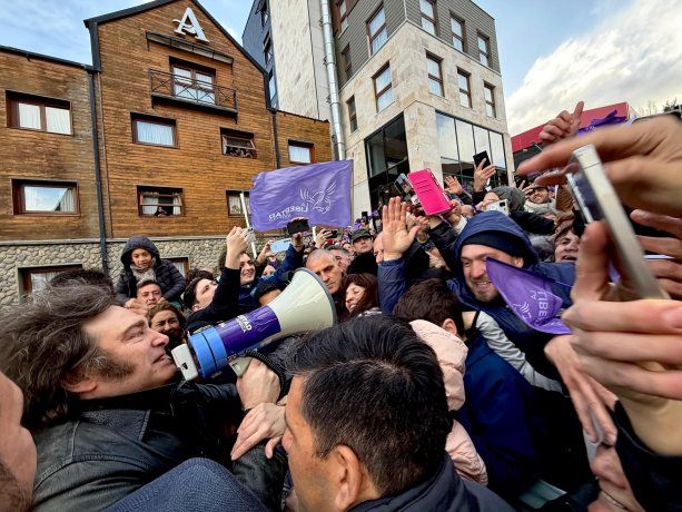 Javier Milei, en Ushuaia, primera parada de su gira.