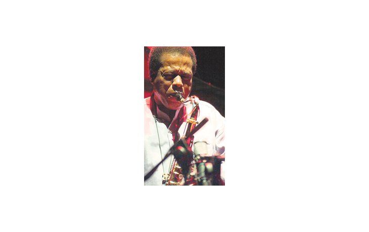 ámbito.com | Wayne Shorter se permitió todas las libertades, jugó en el terreno que lo hizo divertir junto a sus compañeros, navegó por los temas sin preocuparse por estilos, y cerró las puertas a la demagogia.