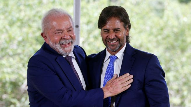 Los presidentes de Brasil, Lula Da Silva, y de Uruguay, Luis Lacalle Pou.