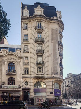 Diseño en L en la esquina de las Avenidas Córdoba y Callo (Foto Gentileza: @rodolfoseide IG) Diseño en L en la esquina de las Avenidas Córdoba y Callo (Foto Gentileza: @rodolfoseide IG)