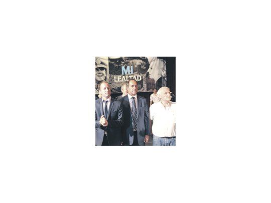 Martín Insaurralde, Daniel Scioli y Antonio Caló, ayer, en el acto bonaerense por el 17 peronista en la ciudad de Avellaneda.