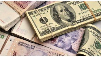 Reemplazar el peso por el dólar, puede ser un gran riesgo.