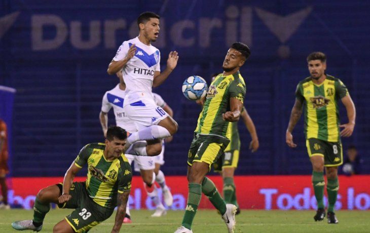 De local, V&eacute;lez perdi&oacute; la chance de acercarse al puntero.