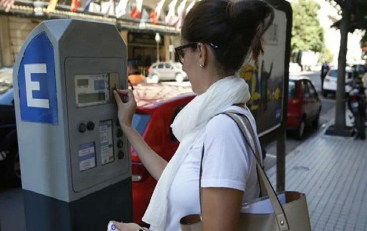 Estacionamiento: vuelven las multas y parquímetros en la Ciudad