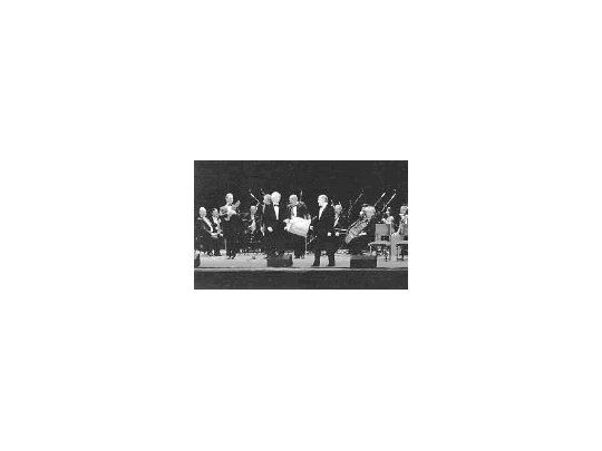 Les Luthiers y la Camerata Bariloche