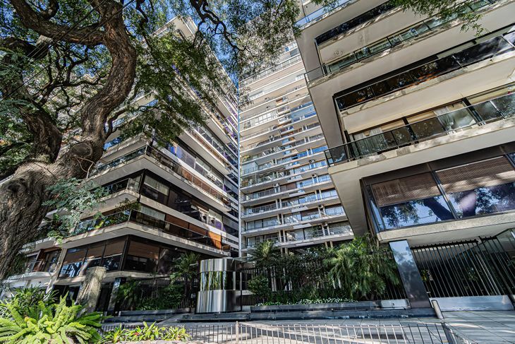 Con vigilancia las 24 horas, un clásico porteño siempre vigente Con vigilancia las 24 horas, un clásico porteño siempre vigente