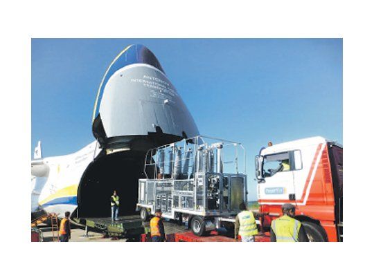 Equipo antiapagón llegó en un superavión