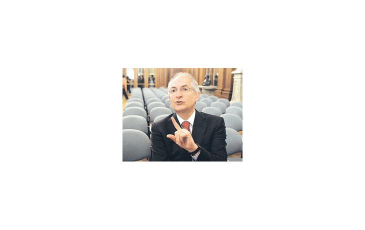 Antonio Ledezma compartió ayer mesa con José María Aznar y Mauricio Macri en la Legislatura de Buenos Aires. Se tiene fe para 2012, aunque no habla de su candidatura. No tiene autocríticas.
