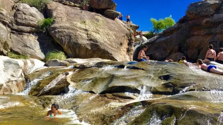 El Baño de los Dioses es ideal para descansar en familia. El Baño de los Dioses es ideal para descansar en familia.