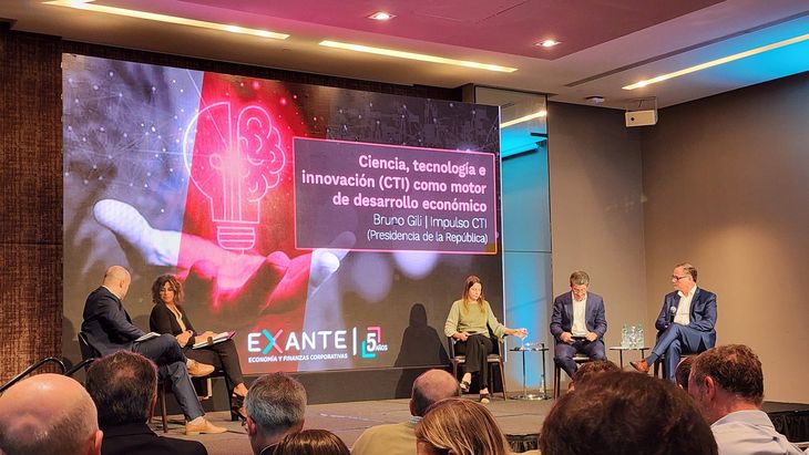 Juan Labraga, Maria Pomiés, Tamara Schandy, Pablo Rosselli y Bruno Gilli. Juan Labraga, Maria Pomiés, Tamara Schandy, Pablo Rosselli y Bruno Gilli.