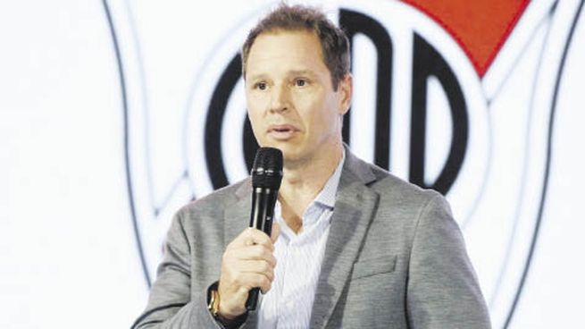 Alzó la voz. El presidente de River, Jorge Brito, despotricó contra el arbitraje argentino y apuntó a Federico Beligoy.