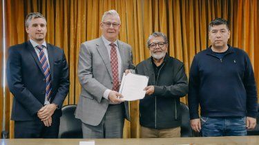 Del acto participaron José Morea y Ron Hochstein, por Vicuña, Gerardo Martínez por Uocra, y Cristian Jerónimo de la CGT.