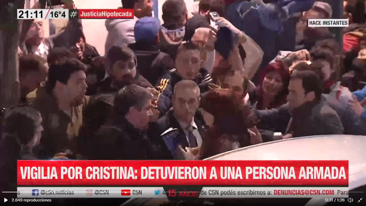 Cristina Fernández de Kirchner cerca de Sabag Montiel en Recoleta.&nbsp;