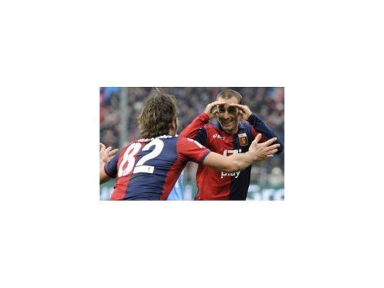 Un buen momento. Rodrigo Palacio volvió a festejar en Genoa y extendió su espectacular presente.