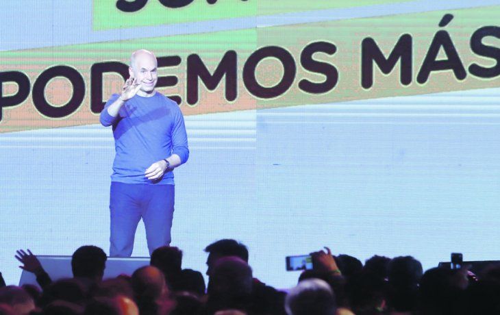 triunfo. Horacio Rodríguez Larreta, ayer en el escenario de Costa Salguero.