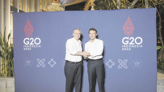 Debut. Comenzó ayer formalmente la Cumbre del G20. Alberto Fernández y Emmanuel Macron posan juntos.