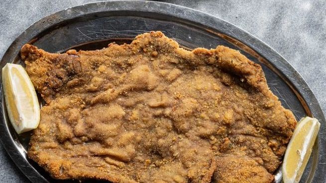 La milanesa es una comida típica argentina. Cómo recomienda hacerla ChatGPT