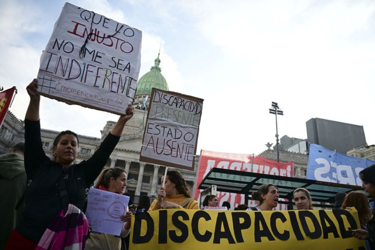 La sesión en el Senado incluye además propuestas sobre coparticipación y fideicomisos en un contexto de fuerte debate político. La sesión en el Senado incluye además propuestas sobre coparticipación y fideicomisos en un contexto de fuerte debate político.