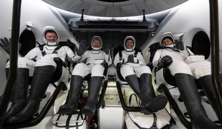 Los tres astronautas estadounidenses y uno ruso, estuvieron a bordo de la estación espacial desde marzo pasado.