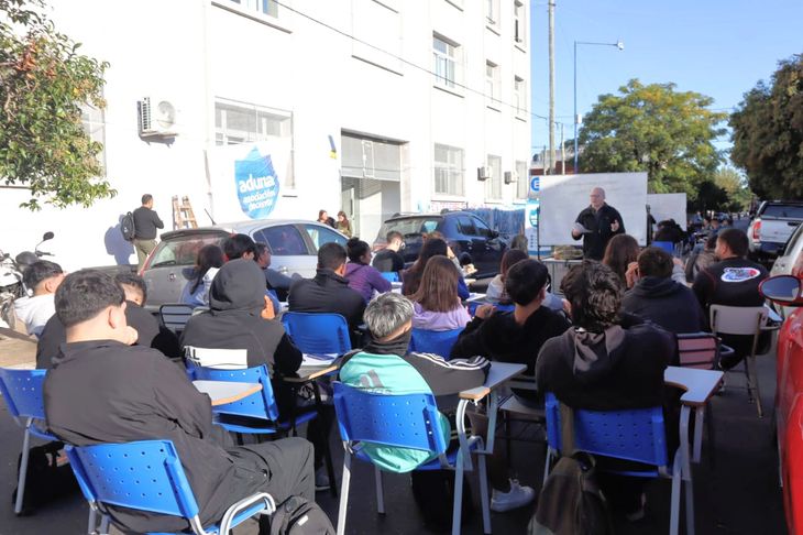 Universidades realizan una nueva jornada de protesta en Tribunales. Universidades realizan una nueva jornada de protesta en Tribunales.