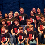 “Billy Elliot” en el Opera es el musical basado en el entrañable film de Stephen Daldry, que cuenta la historia del chico que quería bailar y debía enfrentarse a un padre castrador. “Billy Elliot” en el Opera es el musical basado en el entrañable film de Stephen Daldry, que cuenta la historia del chico que quería bailar y debía enfrentarse a un padre castrador.