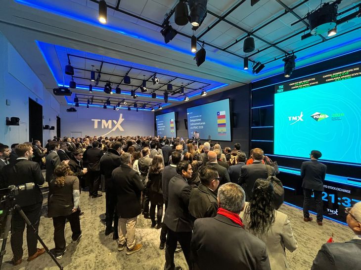 En Argentina, particularmente, hay 52 compañías listadas en TSX/TSXV operando y 157 propiedades mineras registradas. En Argentina, particularmente, hay 52 compañías listadas en TSX/TSXV operando y 157 propiedades mineras registradas.