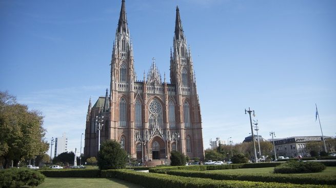 La Plata cumple 143 años y la ciudad promete días a pura música para celebrar el nuevo aniversario.