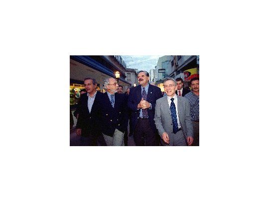 L. Murphy en Tucumán con Ricardo Gómez Diez, Santiago Kovadloff y Marcos Aguinis