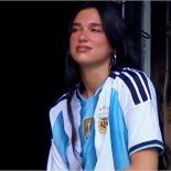 La presencia estelar de Dua Lipa en el Superclásico y la foto que se sacó con Riquelme La presencia estelar de Dua Lipa en el Superclásico y la foto que se sacó con Riquelme