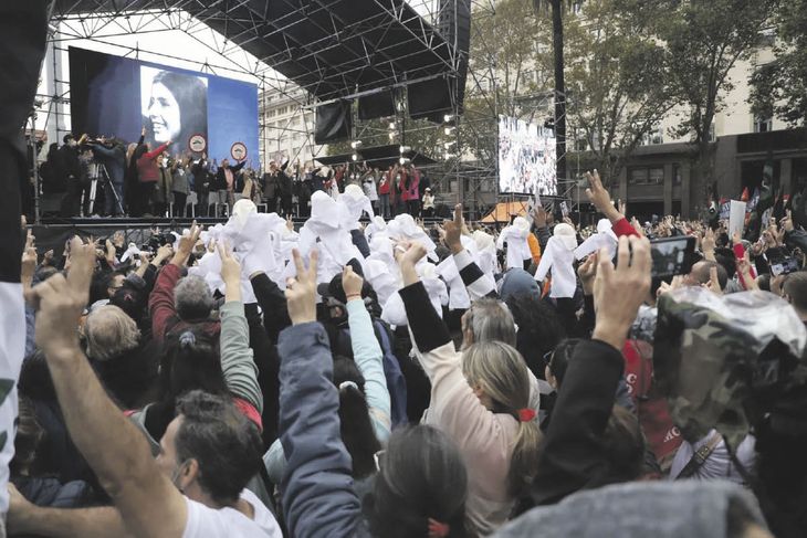 pag10-La Campora Marc_opt1.jpeg