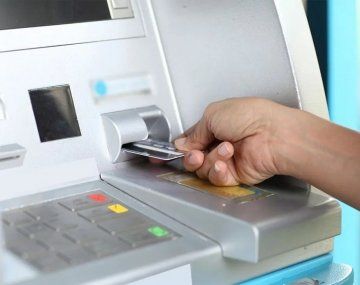 Los bancos no abrirán sus sucursales y solo operarán mediante canales digitales. Los bancos no abrirán sus sucursales y solo operarán mediante canales digitales.