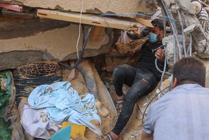 One of the people who was trapped by the new bombings that took place in Gaza.
