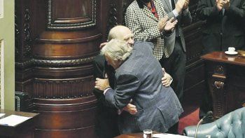 Mujica y Sanguinetti, líderes y rivales, se retiran de la política