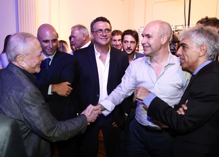 Orlando Vignatti, director de Ámbito Financiero, saluda a Horacio Rodríguez Larreta, acompañan Matías Valicenti, Mauro Federico y Francisco Marmol