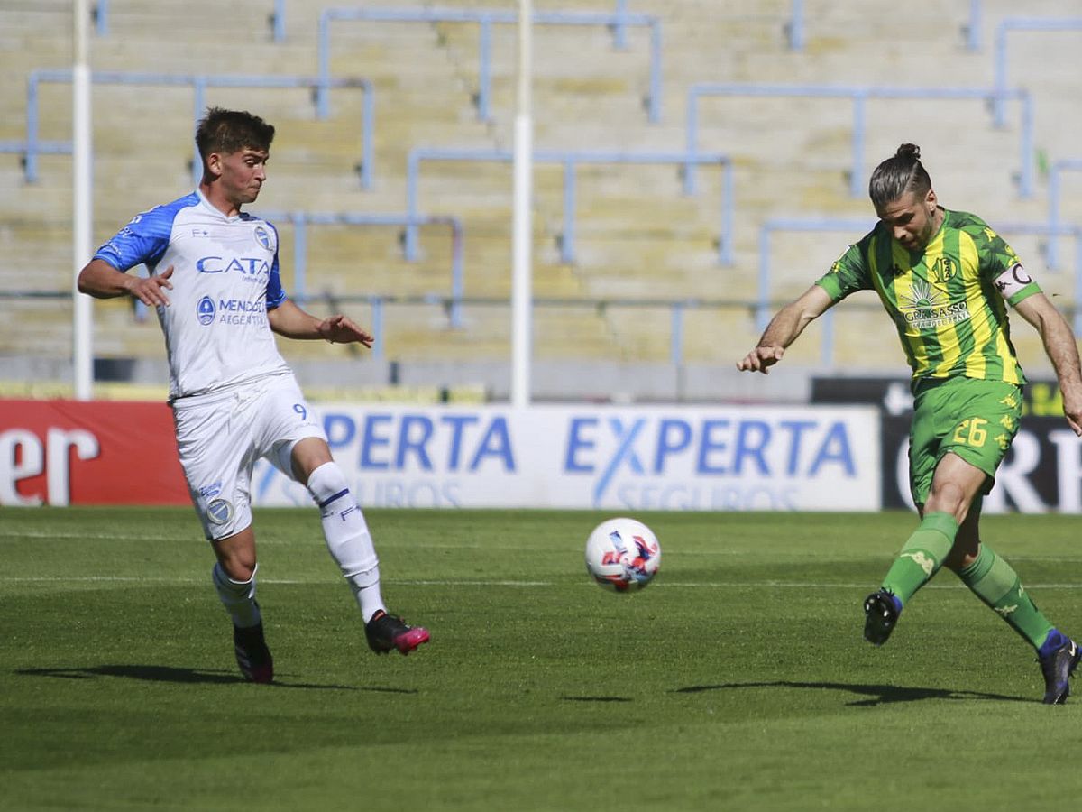 Godoy Cruz le dio un fuerte golpe a Aldosivi